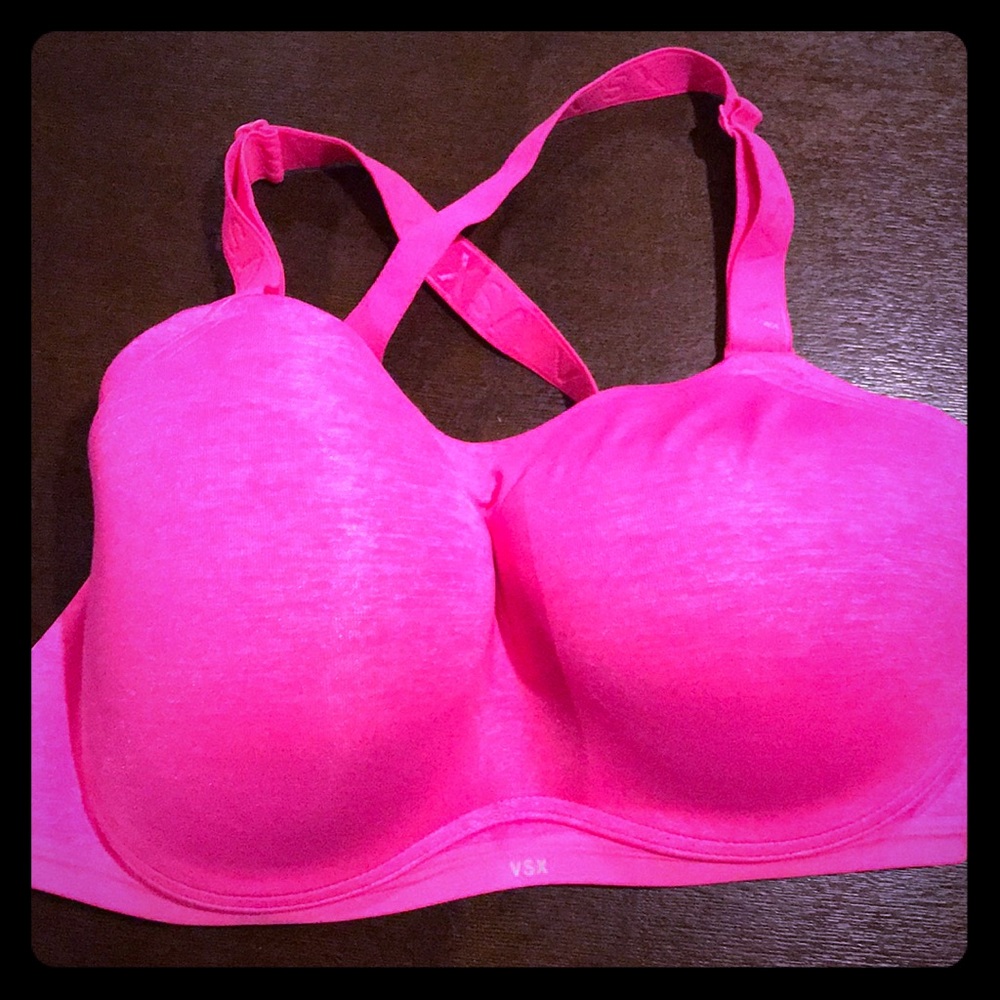 NWOT Victoria Secret sports bra